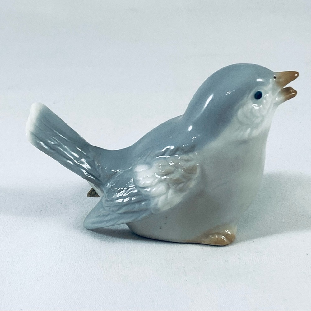Vintage White & Grey China Bird Ornament Made In Japan - Picture 4 of 12